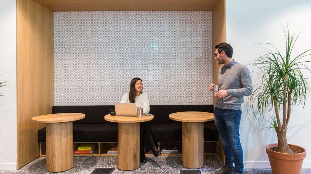 Wework Via San Marco 21 Area comune tavolini