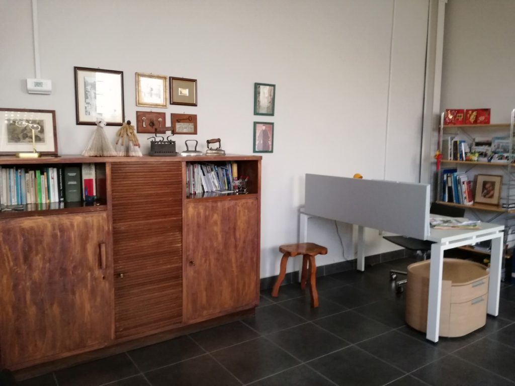 Back To The Past Go Lite Coworking 1desk 1200.jpg